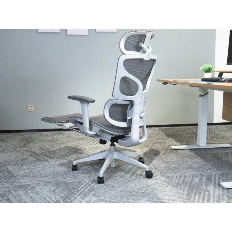 Крісло офісне MARKUS F сіра сітка / сірий каркас з підставкою для ніг Intarsio