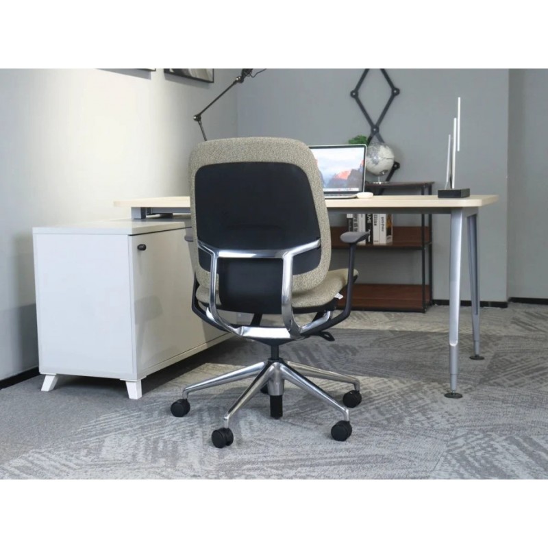 Крісло офісне OSCAR хакі тканина / алюміній Intarsio