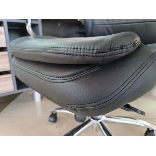 Офісне крісло поворотне Q-154 Чорний Шкіра  Signal