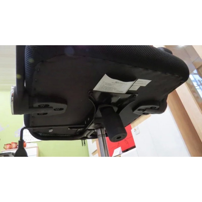 Компютерне крісло поворотне Q-025 Чорний OBRQ025Z Signal