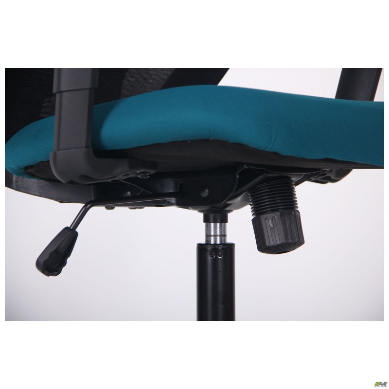 Крісло Lead Black HR сидіння SM 2328/спинка Сітка HY-100 чорна AMF Крісло Lead Black HR сидіння SM 2328/спинка Сітка HY-100 чорна AMF