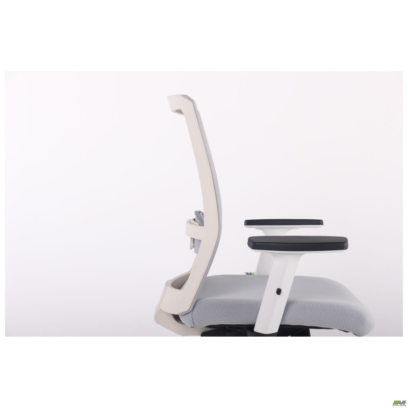 Крісло Uran White сидіння Нест-19 св.сіра/спинка Сітка SL-01 св.сіра AMF